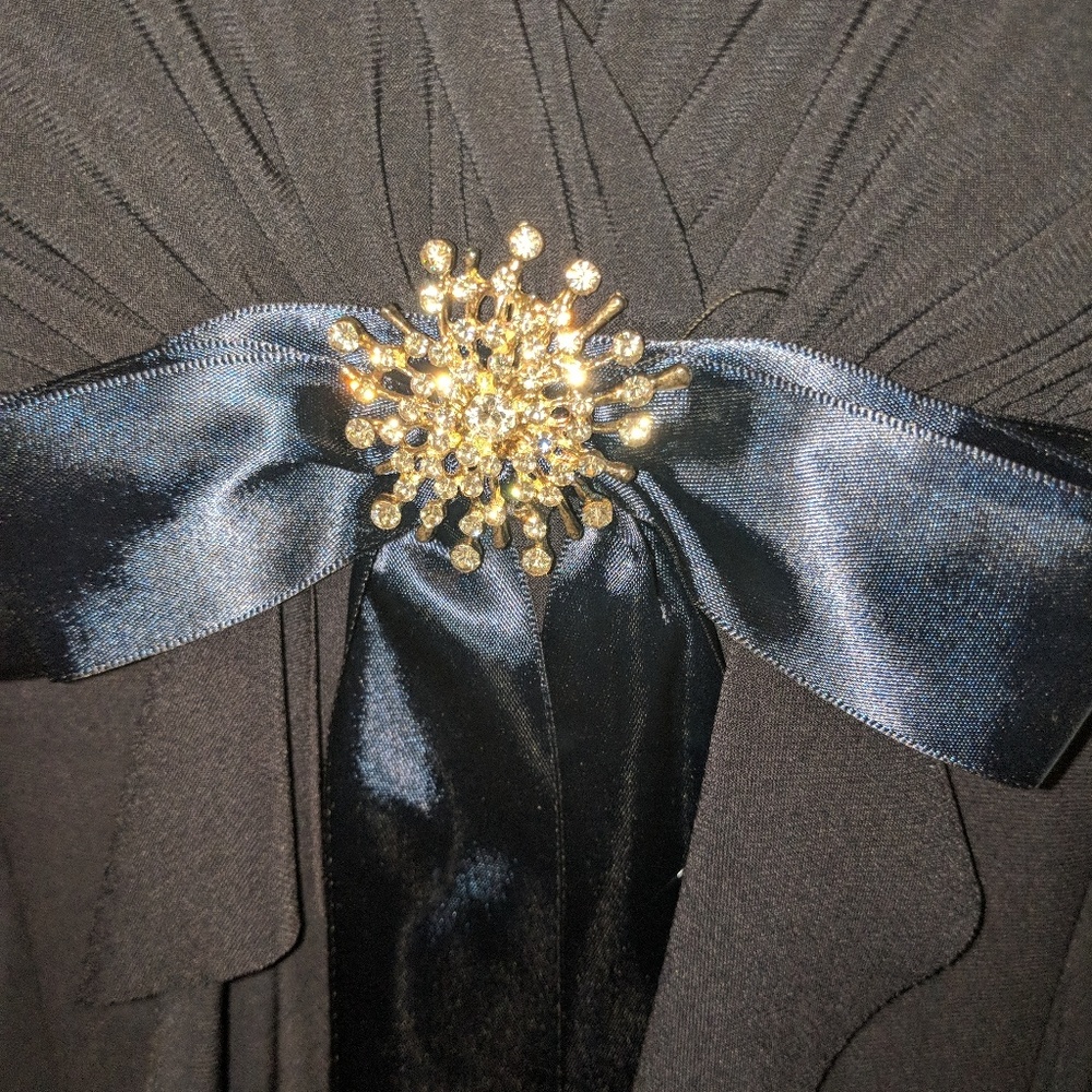 Dress - Picture 3 of 5
